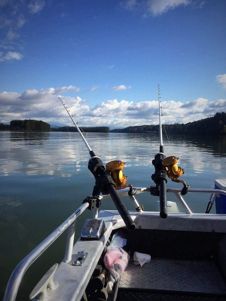 %Fiskerejser efter Laks, ørred og stør% Fiskerejser til Chilliwack klar til stør